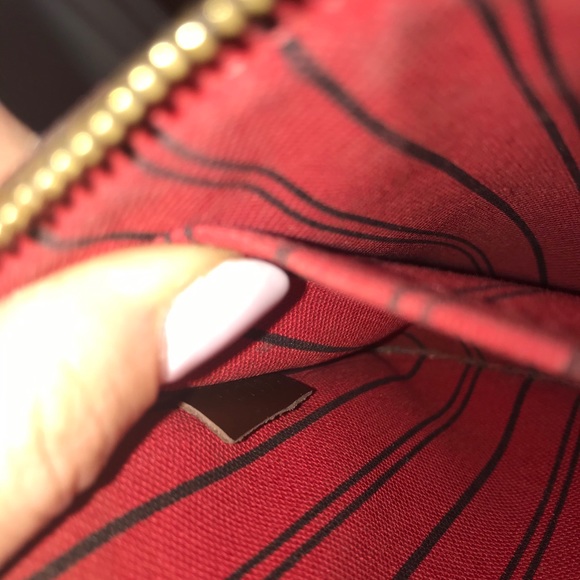 Louis Vuitton Neverfull MM - Picture 10 of 14